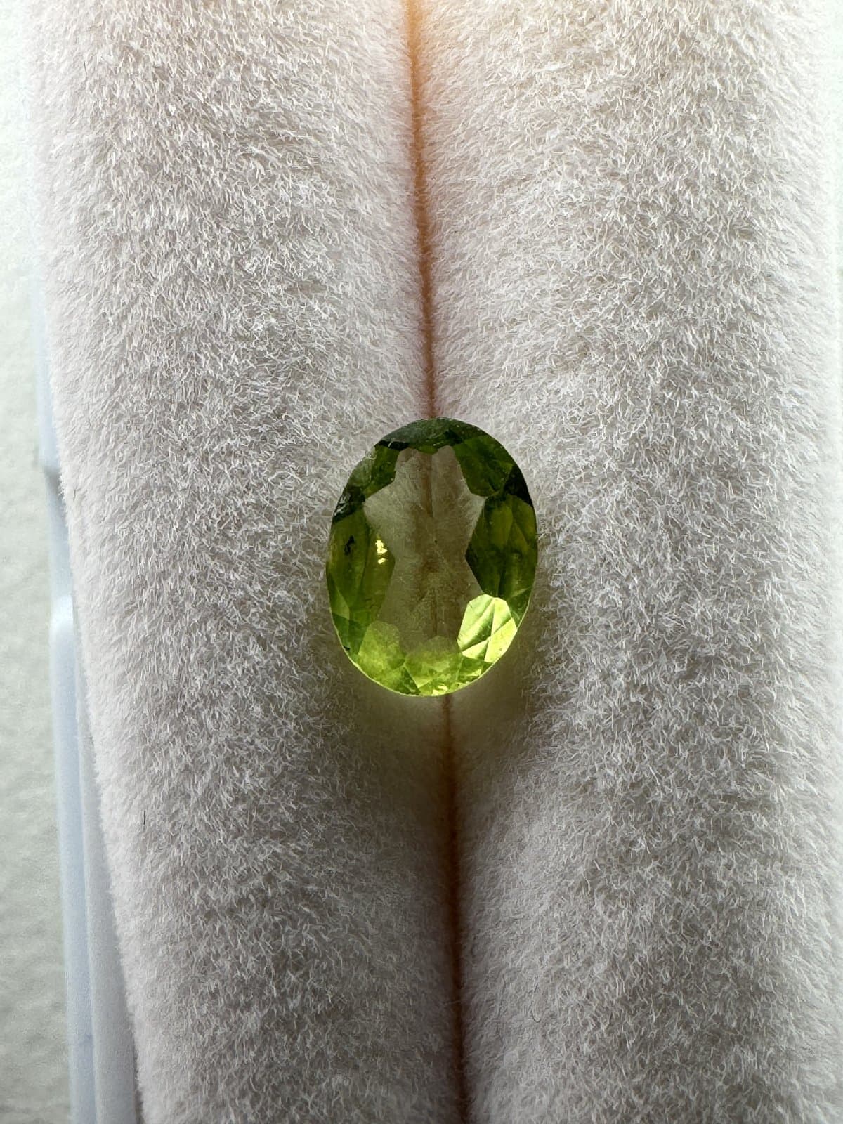 زبرجد معدنی ایران (ابعاد ۹ در ۷)